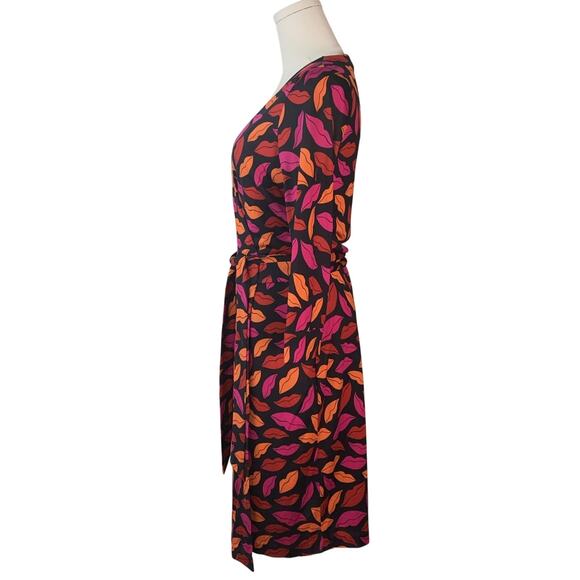 Diane Von Furstenberg Julian Two 100% Silk Wrap Dress Black W/lips Size 6 - Picture 2 of 11